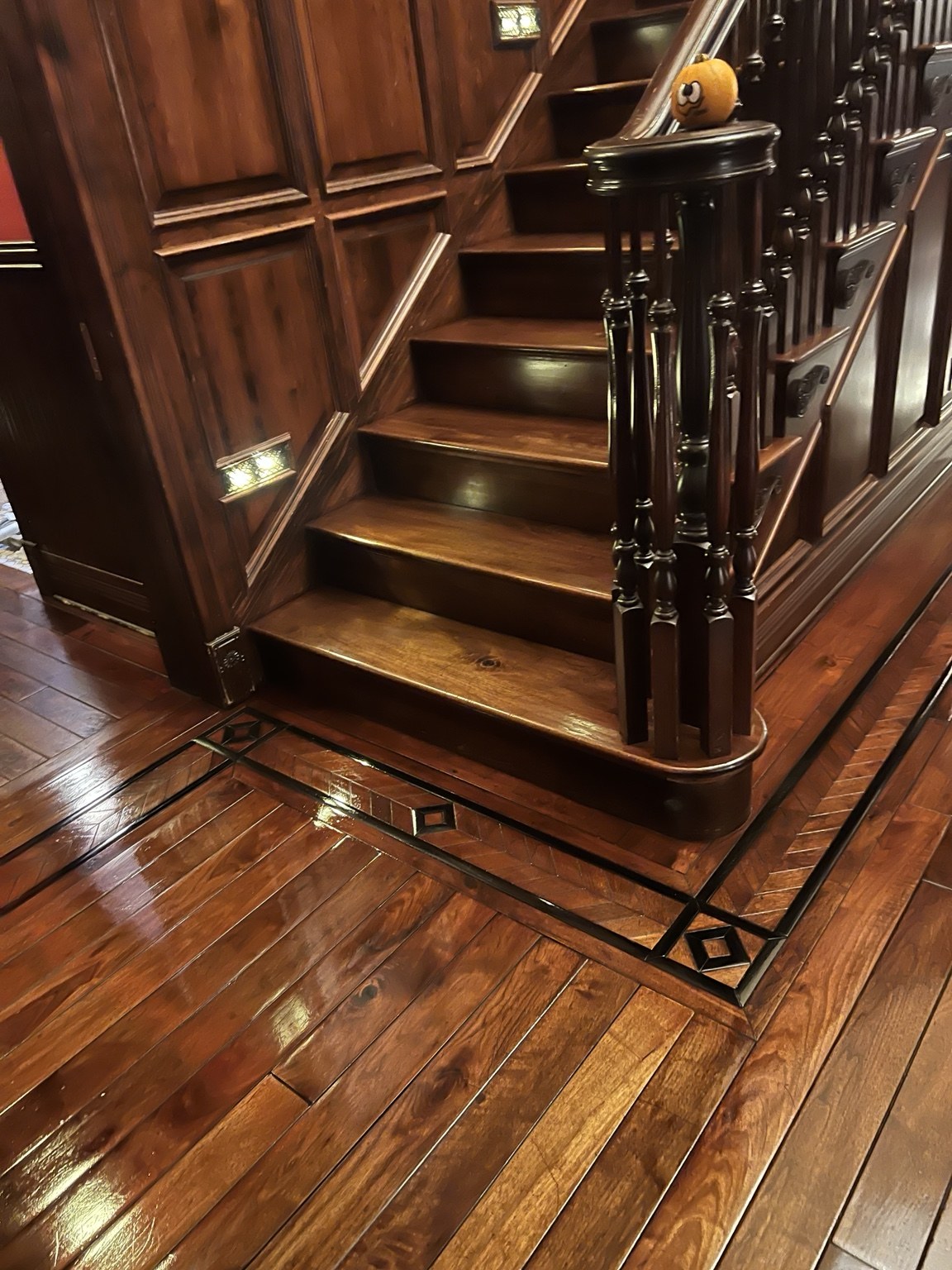 Hardwood floor with contrasting decorative border